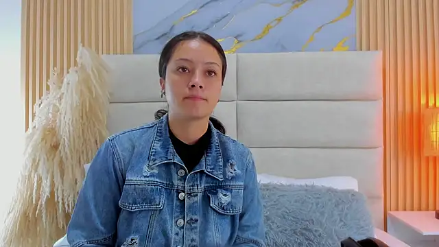 Jaslyn  Smith online show from March 24, 12:05 pm