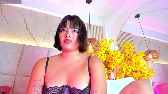 KimVelezz online show from April 14, 7:19 pm