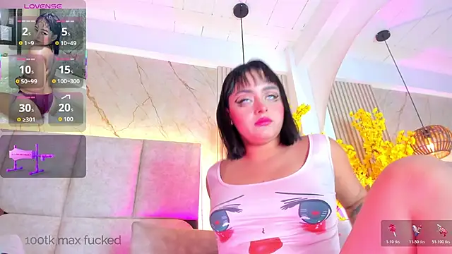 KimVelezz online show from April 7, 12:40 pm