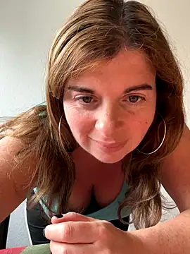 Snapshot of Lombada chatting on October 3, 1:56 pm Lombada online show from October 3, 1:56 pm