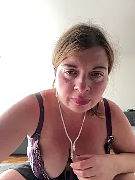 Lombada online show from November 10, 1:27 pm