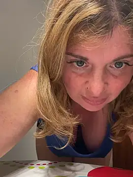 Lombada online show from April 15, 8:31 pm