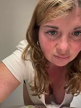 Lombada online show from April 6, 8:43 pm