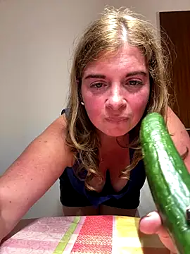 Snapshot of Lombada chatting on September 10, 5:56 pm Lombada online show from September 10, 5:56 pm