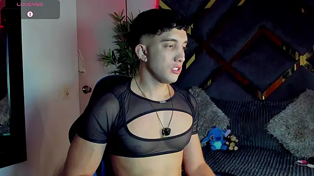 Snapshot of jeicob_stone chatting on June 25, 1:25 am jeicob stone online show from June 25, 1:25 am