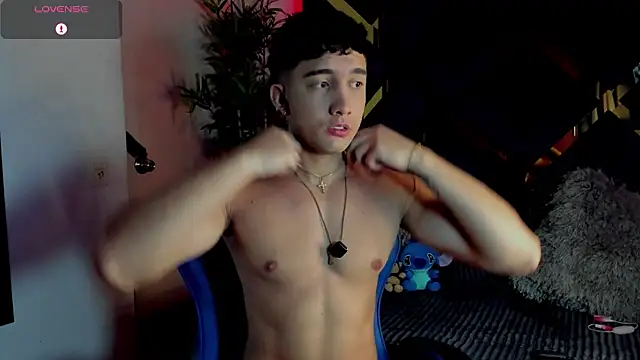 Snapshot of jeicob_stone chatting on July 5, 2:16 am jeicob stone online show from July 5, 2:16 am
