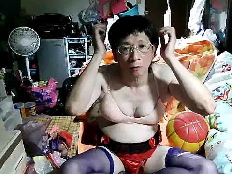 Snapshot of jamescheng27390 chatting on September 19, 7:34 am jamescheng27390 online show from September 19, 7:34 am