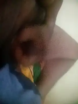 Snapshot of sadunt chatting on October 17, 7:44 am sadunt online show from October 17, 7:44 am