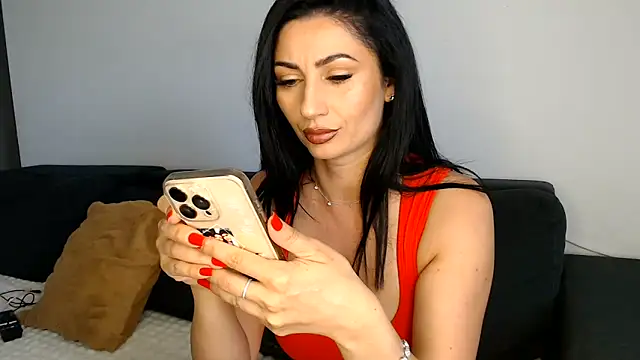 Snapshot of ElizabethAC chatting on June 18, 8:24 am ElizabethAC online show from June 18, 8:24 am