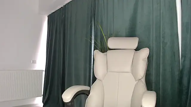 ElizabethAC online show from April 3, 2:56 pm