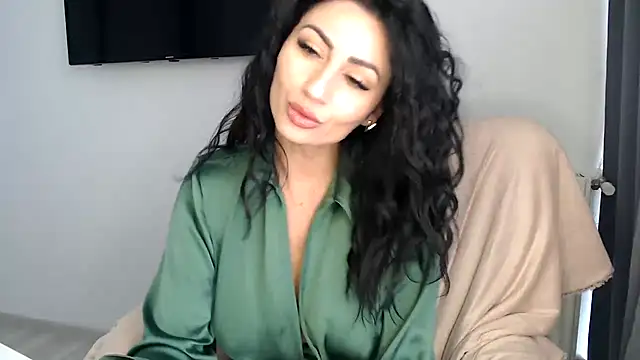 ElizabethAC online show from April 30, 7:15 am