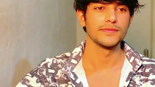 kingkartik7 online show from April 3, 4:24 pm
