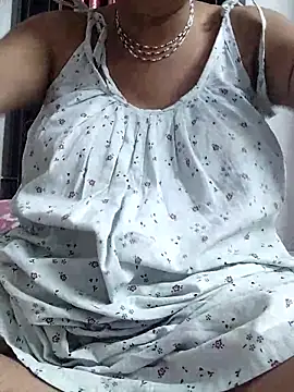 Snapshot of miss-Riy chatting on June 8, 5:35 pm miss-Riy online show from June 8, 5:35 pm