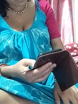 Snapshot of miss-Riy chatting on June 19, 5:02 am miss-Riy online show from June 19, 5:02 am