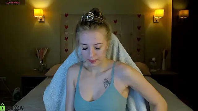 Snapshot of Stacy_River chatting on February 16, 9:19 am Stacy River online show from February 16, 9:19 am