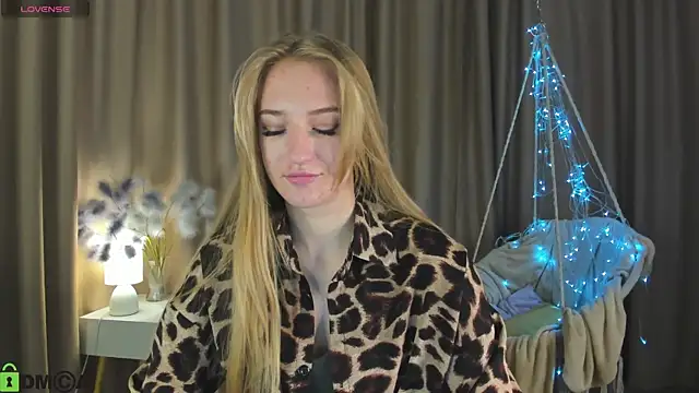 Snapshot of Stacy_River chatting on October 12, 9:32 am Stacy River online show from October 12, 9:32 am