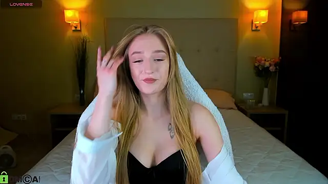 Snapshot of Stacy_River chatting on February 25, 9:20 am Stacy River online show from February 25, 9:20 am