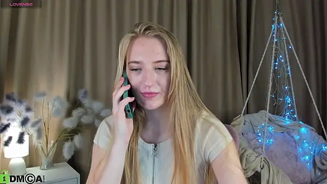 Stacy River online show from November 9, 9:24 am