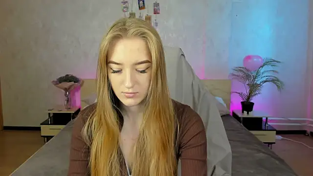 Snapshot of Stacy_River chatting on February 19, 8:12 am Stacy River online show from February 19, 8:12 am