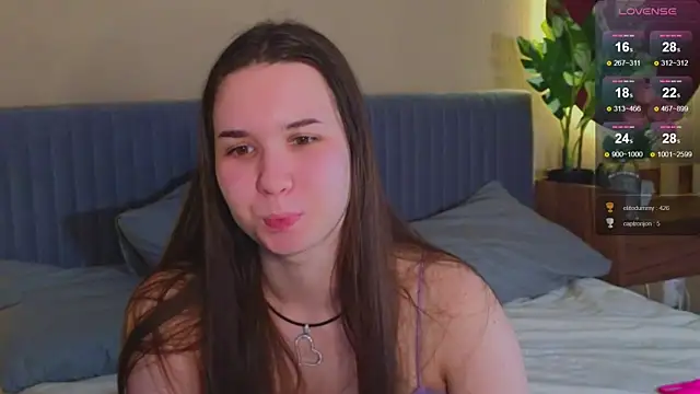 Snapshot of Roxie_Mils chatting on December 30, 12:11 am Roxie Mils online show from December 30, 12:11 am