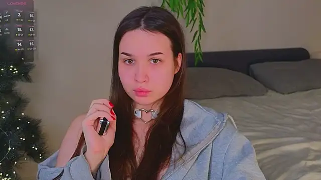 Snapshot of Roxie_Mils chatting on January 11, 6:12 pm Roxie Mils online show from January 11, 6:12 pm