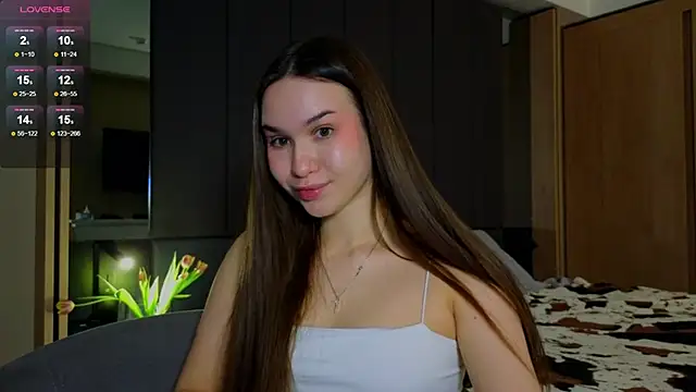 Snapshot of Roxie_Mils chatting on March 15, 6:10 pm Roxie Mils online show from March 15, 6:10 pm