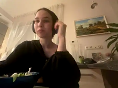 Snapshot of Roxie_Mils chatting on October 27, 7:26 pm Roxie Mils online show from October 27, 7:26 pm