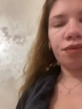 Snapshot of EvaRush chatting on December 15, 5:13 am EvaRush online show from December 15, 5:13 am