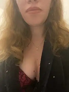 Snapshot of EvaRush chatting on December 6, 8:12 pm EvaRush online show from December 6, 8:12 pm