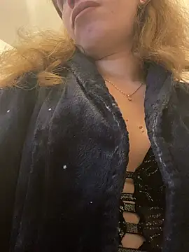 Snapshot of EvaRush chatting on December 21, 9:23 am EvaRush online show from December 21, 9:23 am