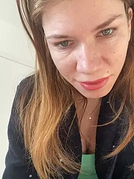 Snapshot of EvaRush chatting on February 10, 7:15 am EvaRush online show from February 10, 7:15 am