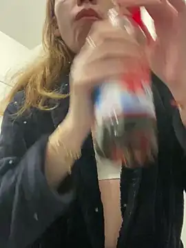 Snapshot of EvaRush chatting on February 16, 4:53 pm EvaRush online show from February 16, 4:53 pm