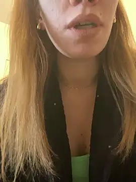 Snapshot of EvaRush chatting on February 7, 9:05 am EvaRush online show from February 7, 9:05 am