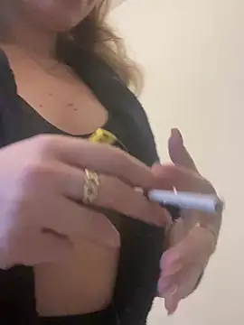 Snapshot of EvaRush chatting on February 16, 6:43 am EvaRush online show from February 16, 6:43 am