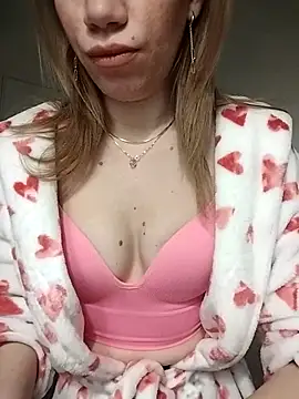 EvaRush online show from February 6, 7:43 pm