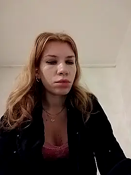 Snapshot of EvaRush chatting on October 9, 8:20 pm EvaRush online show from October 9, 8:20 pm