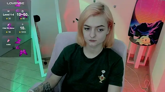 Fire Bestie online show from March 18, 4:39 pm