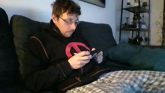 Snapshot of redtoyanal chatting on February 12, 10:56 am redtoyanal online show from February 12, 10:56 am