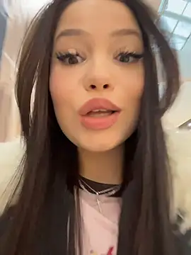 Chloe  Moon online show from February 4, 2:12 pm