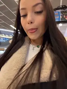 Chloe  Moon online show from December 4, 1:10 pm