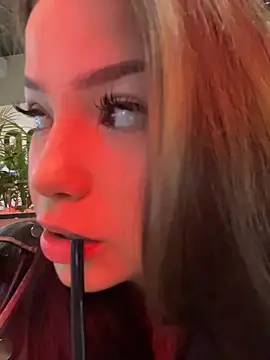 Chloe  Moon online show from April 14, 1:05 pm