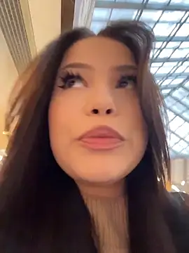 Chloe  Moon online show from February 9, 2:15 pm