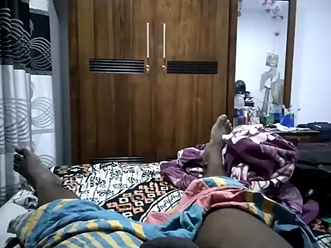 Snapshot of nikini1621 chatting on December 5, 5:11 pm nikini1621 online show from December 5, 5:11 pm