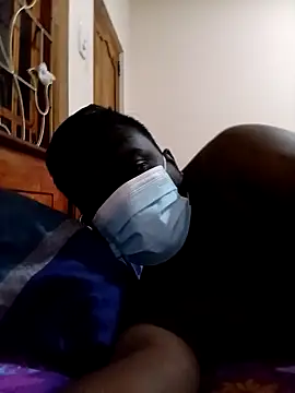 Snapshot of nikini1621 chatting on September 10, 8:19 pm nikini1621 online show from September 10, 8:19 pm