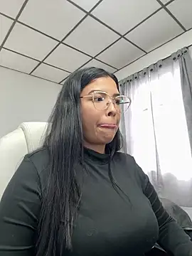 Snapshot of Aniee_Leeee chatting on March 10, 6:34 pm Aniee Leeee online show from March 10, 6:34 pm