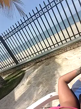 Snapshot of Aniee_Leeee chatting on February 4, 5:01 pm Aniee Leeee online show from February 4, 5:01 pm