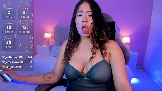 Snapshot of LunaRose5 chatting on March 3, 6:31 am LunaRose5 online show from March 3, 6:31 am