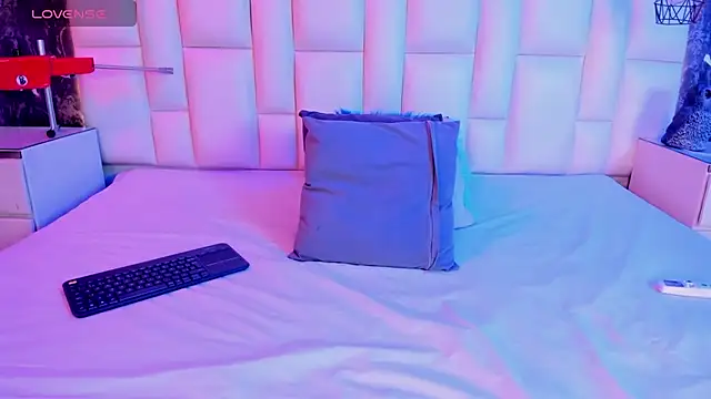 AntonellaQueenn online show from March 18, 11:13 am