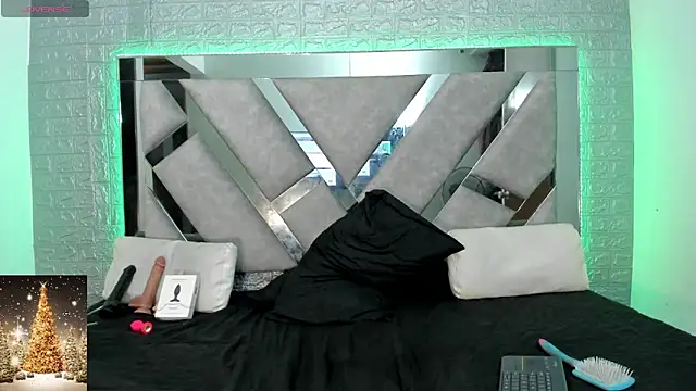 Snapshot of Kayal-stone chatting on December 15, 7:13 am Kayal-stone online show from December 15, 7:13 am