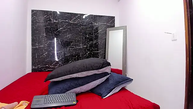 Analiasmith89 online show from February 24, 3:40 am